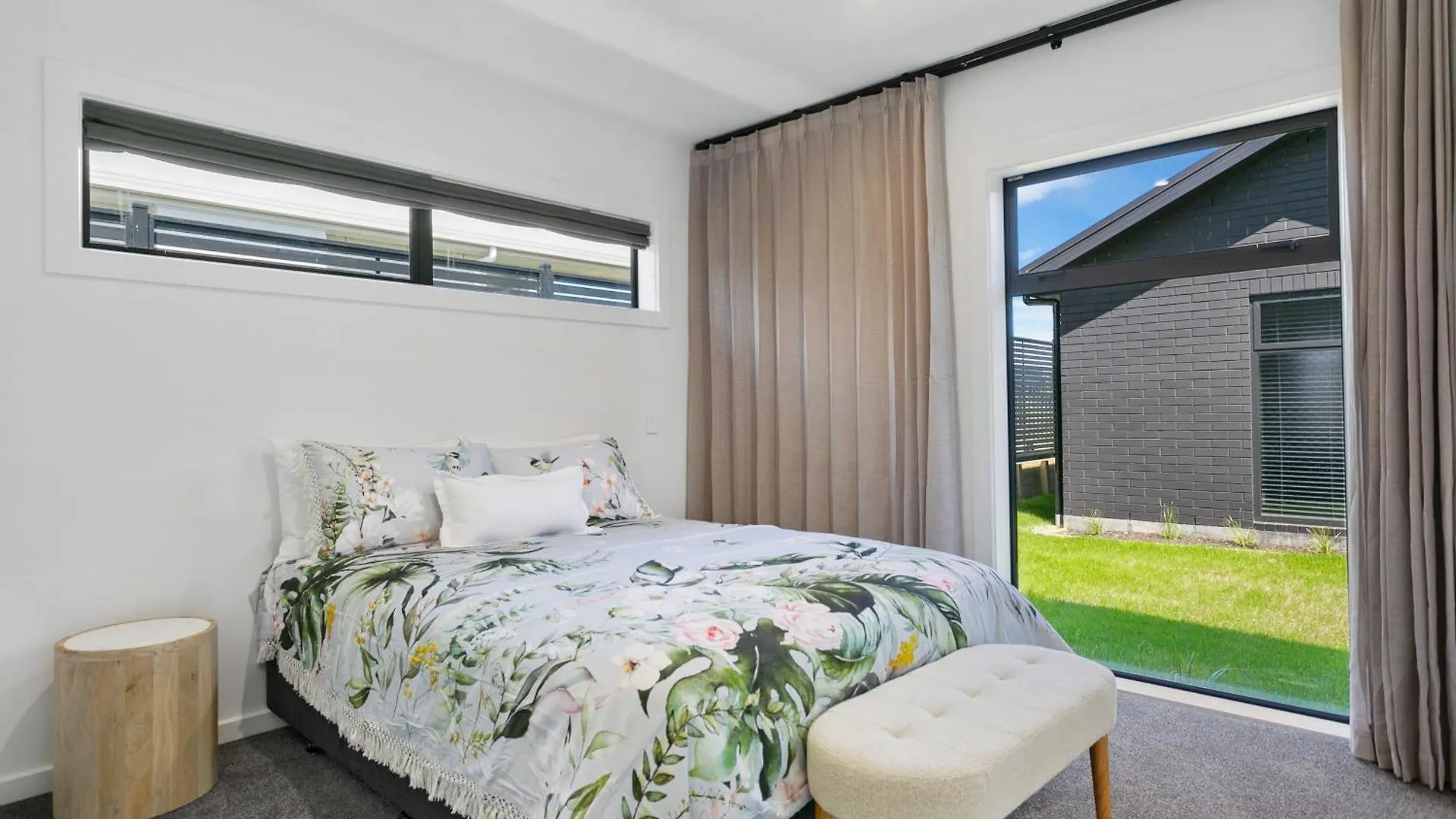 Taupo New Retreat - Stylish, Convenient And Gully Track To The Lake New Zealand