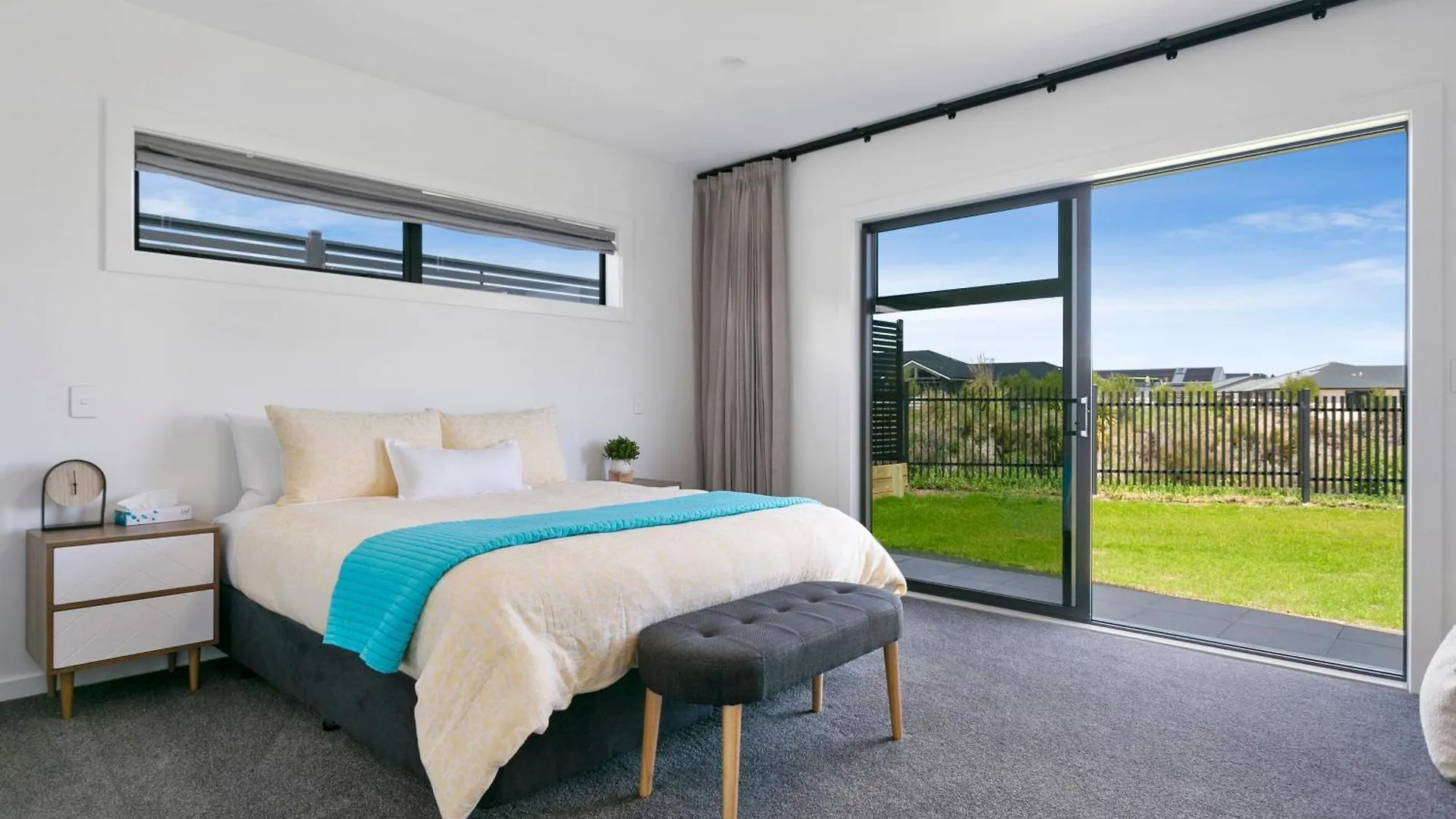 Taupo New Retreat - Stylish, Convenient And Gully Track To The Lake