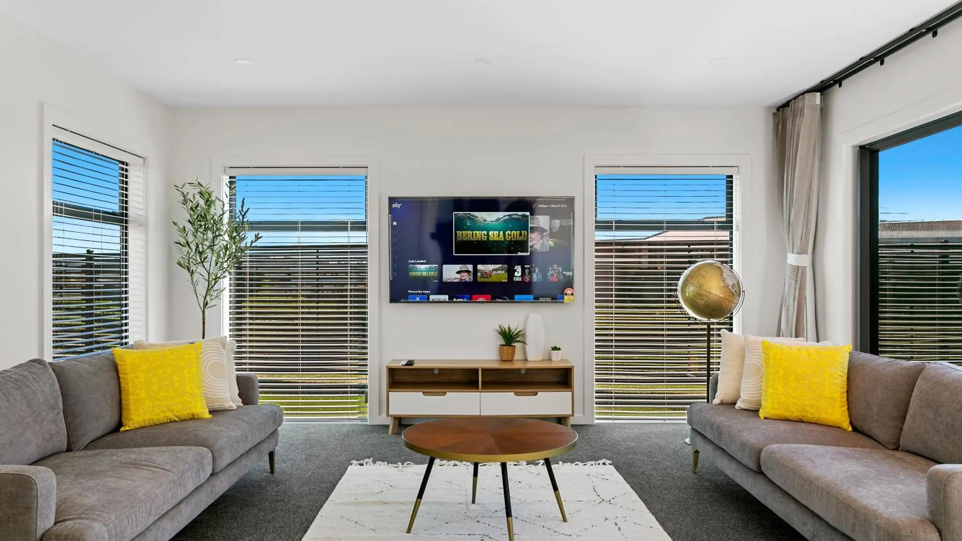 Taupo New Retreat - Stylish, Convenient And Gully Track To The Lake