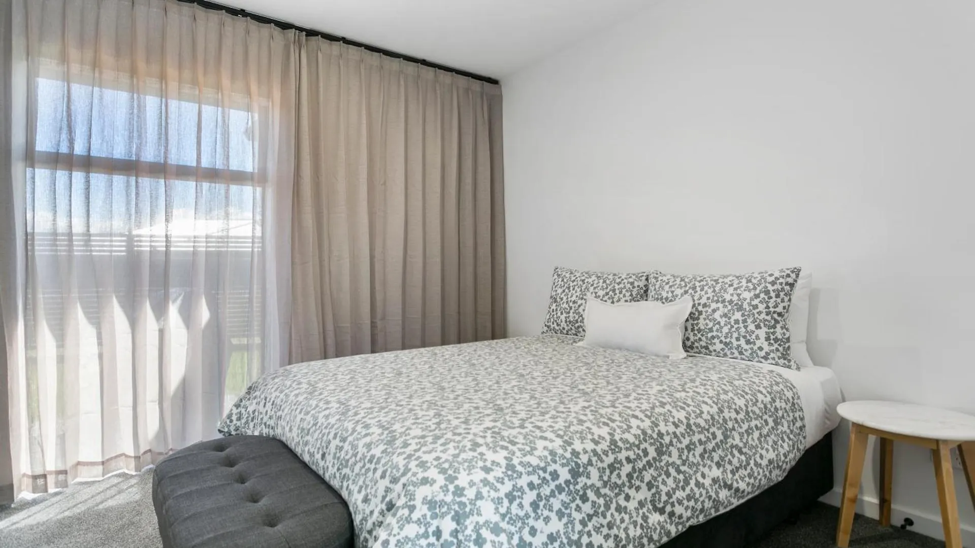 Villa Taupo New Retreat - Stylish, Convenient And Gully Track To The Lake New Zealand